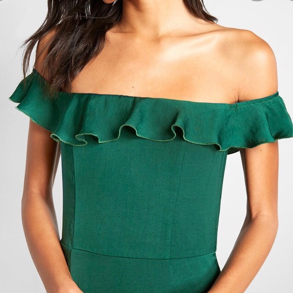 SOLD 🚫 ModCloth Ruffled Off-Shoulder Green Maxi Dress - Picture 3 of 5